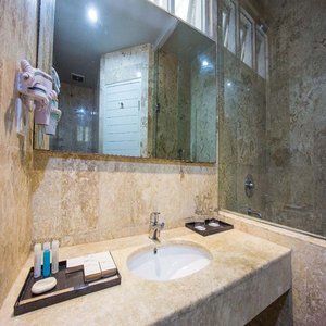 Hotel The Lerina 4*